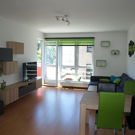 Apartman Self Check In/Out Врхлаби Экстерьер фото