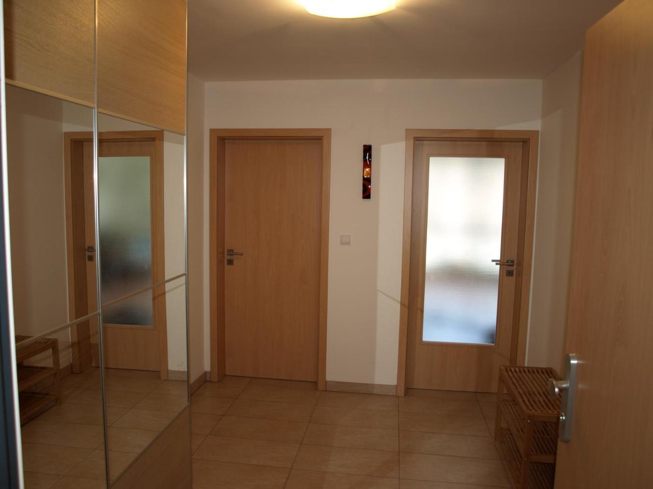Apartman Self Check In/Out Врхлаби Экстерьер фото
