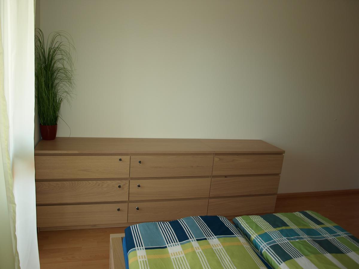 Apartman Self Check In/Out Врхлаби Экстерьер фото